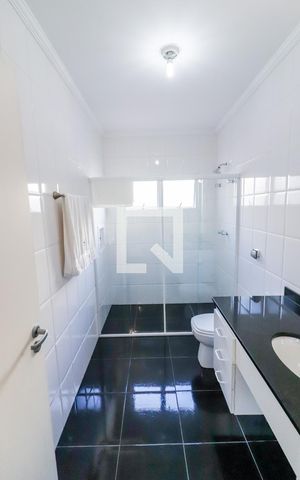 Casa à venda com 490m², 4 quartos e 4 vagas Casa à venda com 490m², 4 quartos e 4 vagasSuite 1