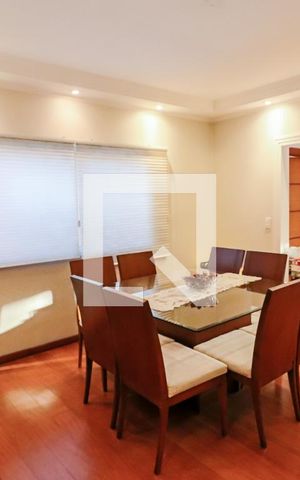 Casa à venda com 490m², 4 quartos e 4 vagas Casa à venda com 490m², 4 quartos e 4 vagasSala Jantar