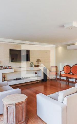 Casa à venda com 490m², 4 quartos e 4 vagas Casa à venda com 490m², 4 quartos e 4 vagasSala Estar