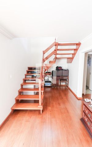 Casa à venda com 490m², 4 quartos e 4 vagas Casa à venda com 490m², 4 quartos e 4 vagasCorredor Entrada Social