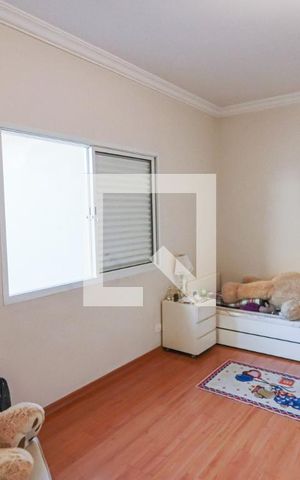 Casa à venda com 490m², 4 quartos e 4 vagas Casa à venda com 490m², 4 quartos e 4 vagasSuite 2