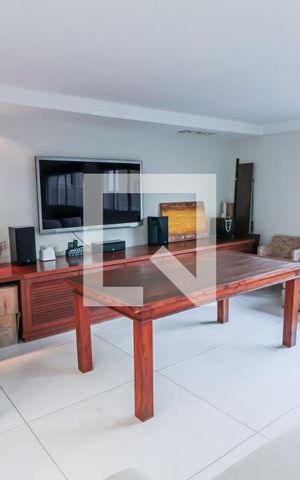 Casa à venda com 490m², 4 quartos e 4 vagas Casa à venda com 490m², 4 quartos e 4 vagasArea Gourmet