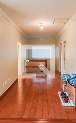 Casa à venda com 490m², 4 quartos e 4 vagas Casa à venda com 490m², 4 quartos e 4 vagasAnte-sala Quartos