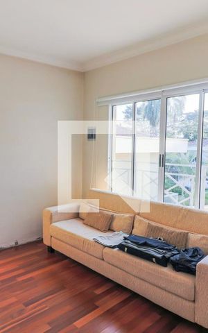 Casa à venda com 490m², 4 quartos e 4 vagas Casa à venda com 490m², 4 quartos e 4 vagasAnte-sala Quartos
