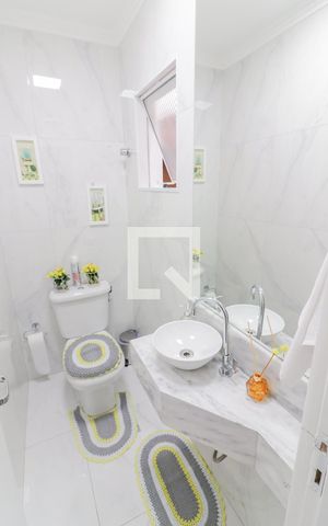 Casa à venda com 127m², 3 quartos e 4 vagas Casa à venda com 127m², 3 quartos e 4 vagasLavabo