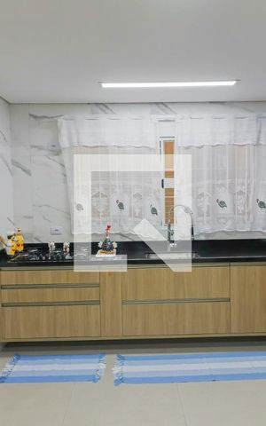 Casa à venda com 127m², 3 quartos e 4 vagas Casa à venda com 127m², 3 quartos e 4 vagasCozinha