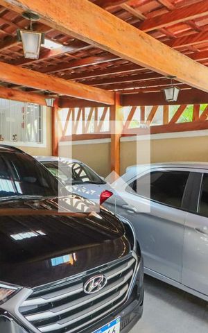 Casa à venda com 127m², 3 quartos e 4 vagas Casa à venda com 127m², 3 quartos e 4 vagasGaragem