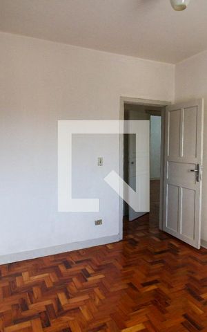 Casa para alugar com 250m², 3 quartos e 3 vagas Casa para alugar com 250m², 3 quartos e 3 vagasQuarto 1
