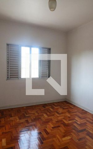 Casa para alugar com 250m², 3 quartos e 3 vagas Casa para alugar com 250m², 3 quartos e 3 vagasQuarto 1