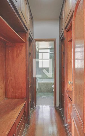 Apartamento à venda com 340m², 4 quartos e 3 vagasCloset do Quarto Suíte 