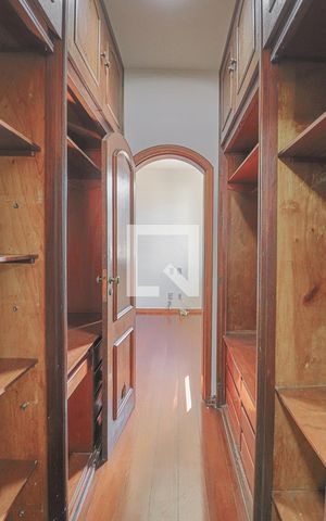 Apartamento à venda com 340m², 4 quartos e 3 vagasCloset do Quarto Suíte 