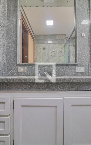 Apartamento à venda com 340m², 4 quartos e 3 vagasBanheiro do Quarto Suíte 