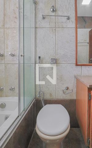 Apartamento à venda com 340m², 4 quartos e 3 vagasBanheiro Corredor 