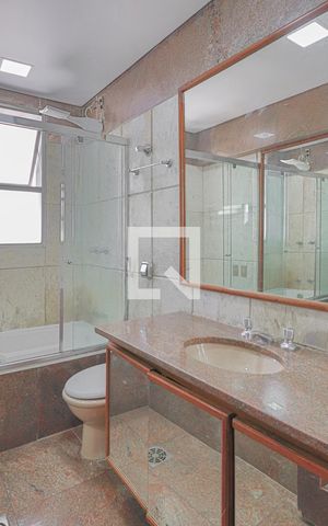 Apartamento à venda com 340m², 4 quartos e 3 vagasBanheiro Corredor 