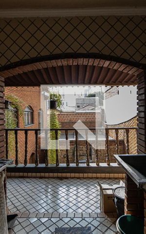Casa para alugar com 220m², 4 quartos e 2 vagasÁrea de Serviço