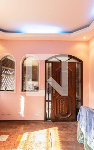 Casa para alugar com 220m², 4 quartos e 2 vagasSala