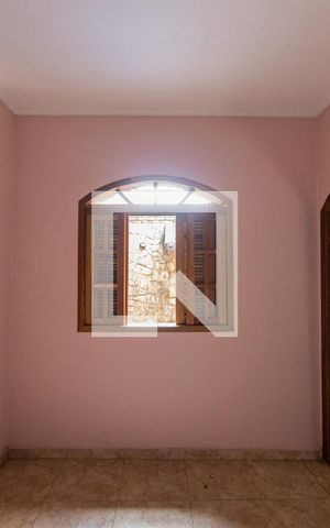 Casa para alugar com 220m², 4 quartos e 2 vagassuite