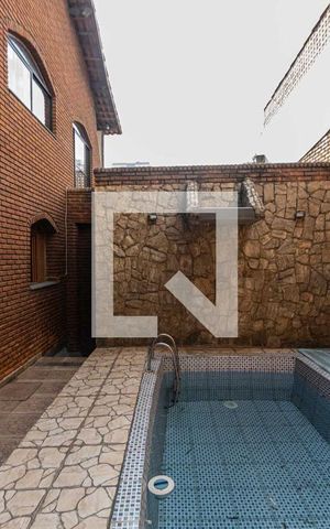 Casa para alugar com 220m², 4 quartos e 2 vagasVista suite