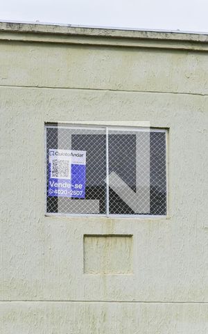 Apartamento à venda com 44m², 2 quartos e 1 vaga Apartamento à venda com 44m², 2 quartos e 1 vagaAdesivo QA na janela da sala