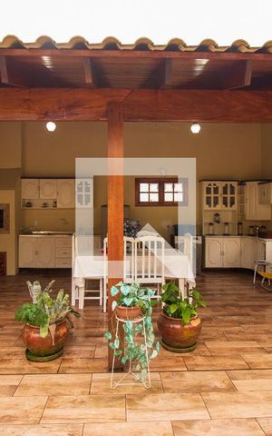 Casa à venda com 250m², 3 quartos e 2 vagas Casa à venda com 250m², 3 quartos e 2 vagasEspaço Gourmet