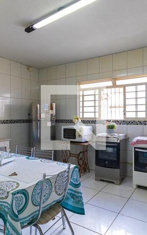Casa à venda com 110m², 3 quartos e 4 vagas Casa à venda com 110m², 3 quartos e 4 vagasCozinha
