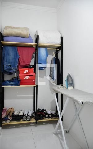 Casa de condomínio à venda com 150m², 3 quartos e 4 vagasCloset da suíte