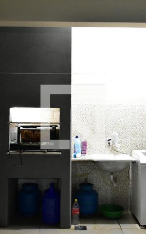Casa de condomínio à venda com 150m², 3 quartos e 4 vagasLavanderia e Churrasqueira