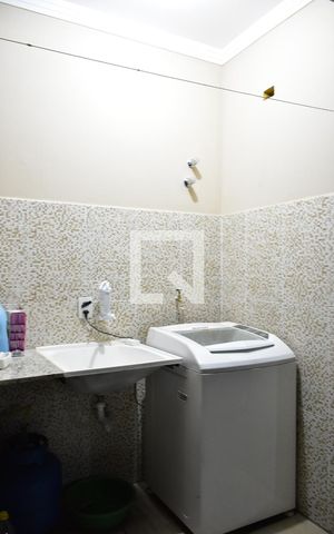 Casa de condomínio à venda com 150m², 3 quartos e 4 vagasLavanderia