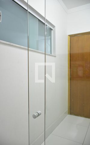 Casa de condomínio à venda com 150m², 3 quartos e 4 vagasBanheiro Social