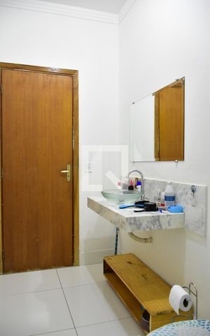 Casa de condomínio à venda com 150m², 3 quartos e 4 vagasBanheiro Social