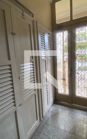 Apartamento à venda com 80m², 2 quartos e sem vaga Apartamento à venda com 80m², 2 quartos e sem vagaHall
