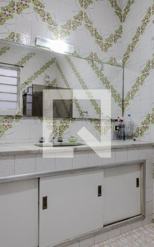 Apartamento à venda com 83m², 2 quartos e sem vaga Apartamento à venda com 83m², 2 quartos e sem vagaBanheiro