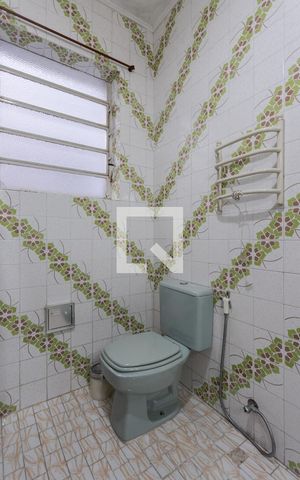 Apartamento à venda com 83m², 2 quartos e sem vaga Apartamento à venda com 83m², 2 quartos e sem vagaBanheiro