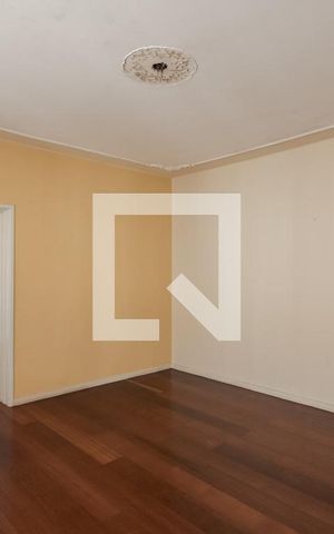 Apartamento à venda com 83m², 2 quartos e sem vaga Apartamento à venda com 83m², 2 quartos e sem vagaSala