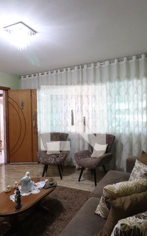 Casa à venda com 105m², 2 quartos e 2 vagasSala