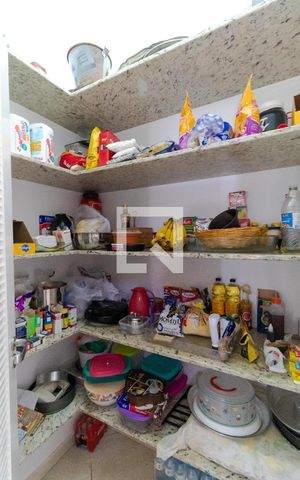 Casa à venda com 370m², 5 quartos e 2 vagas Casa à venda com 370m², 5 quartos e 2 vagasDespensa