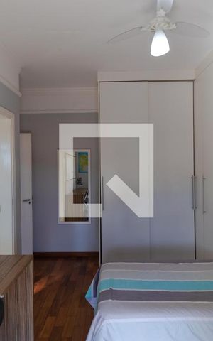 Casa à venda com 370m², 5 quartos e 2 vagas Casa à venda com 370m², 5 quartos e 2 vagasSuíte 01
