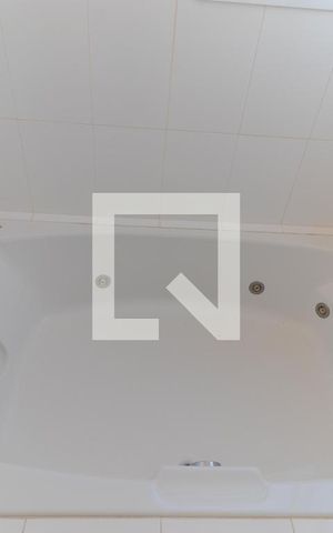 Casa à venda com 370m², 5 quartos e 2 vagas Casa à venda com 370m², 5 quartos e 2 vagasBanheiro da Suíte 02