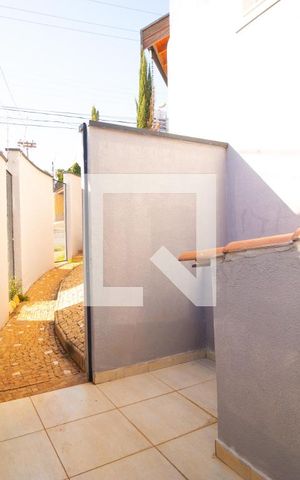 Casa à venda com 370m², 5 quartos e 2 vagas Casa à venda com 370m², 5 quartos e 2 vagasCanil