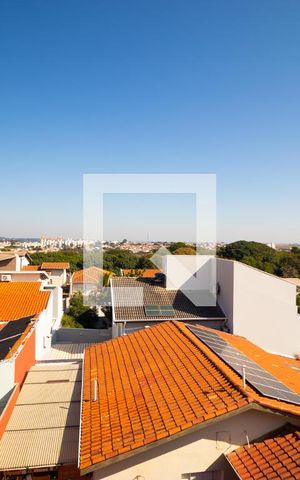Casa à venda com 370m², 5 quartos e 2 vagas Casa à venda com 370m², 5 quartos e 2 vagasVista da Suíte 04 (Sótão)