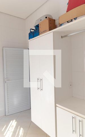 Casa à venda com 370m², 5 quartos e 2 vagas Casa à venda com 370m², 5 quartos e 2 vagasÁrea de Serviço