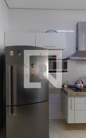 Casa à venda com 370m², 5 quartos e 2 vagas Casa à venda com 370m², 5 quartos e 2 vagasCozinha