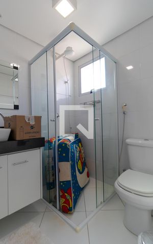 Casa à venda com 370m², 5 quartos e 2 vagas Casa à venda com 370m², 5 quartos e 2 vagasBanheiro da Suíte 04 (Sótão)