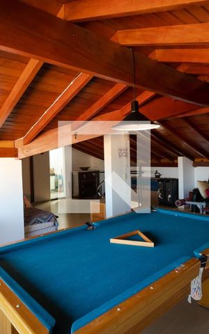 Casa à venda com 370m², 5 quartos e 2 vagas Casa à venda com 370m², 5 quartos e 2 vagasSuíte 04 (Sótão)