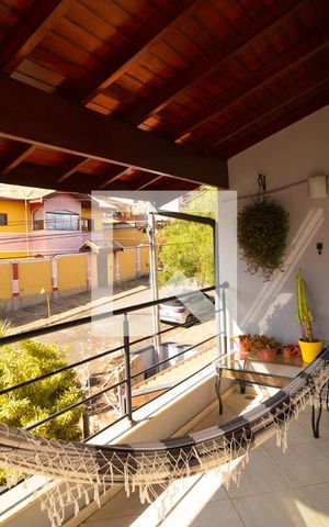 Casa à venda com 370m², 5 quartos e 2 vagas Casa à venda com 370m², 5 quartos e 2 vagasSacada da Suíte 03 e Hall ìntimo