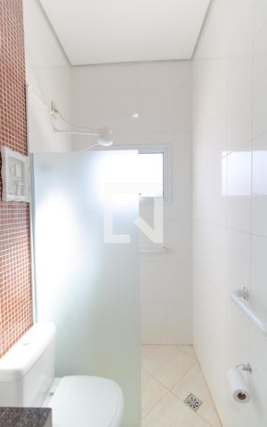 Casa à venda com 370m², 5 quartos e 2 vagas Casa à venda com 370m², 5 quartos e 2 vagasBanheiro 02