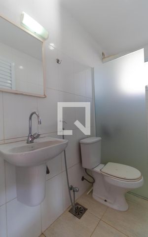 Casa à venda com 370m², 5 quartos e 2 vagas Casa à venda com 370m², 5 quartos e 2 vagasBanheiro 01