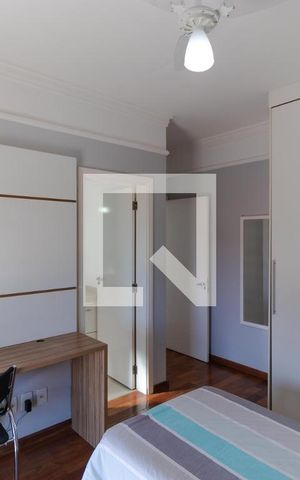 Casa à venda com 370m², 5 quartos e 2 vagas Casa à venda com 370m², 5 quartos e 2 vagasSuíte 01