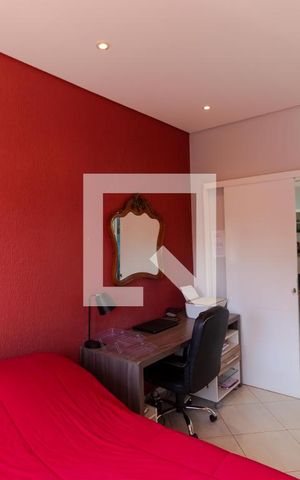 Casa à venda com 370m², 5 quartos e 2 vagas Casa à venda com 370m², 5 quartos e 2 vagasQuarto
