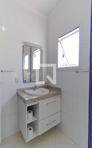 Casa à venda com 370m², 5 quartos e 2 vagas Casa à venda com 370m², 5 quartos e 2 vagasBanheiro da Suíte 03